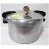 Image 1 : NATIONAL #5 CAST ALUMINIUM PRESSURE COOKER