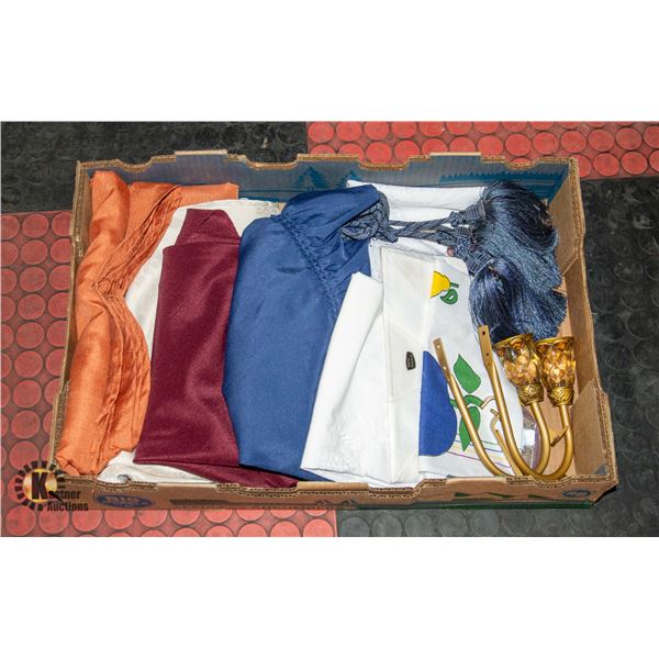 FLAT WITH ROUND & SQUARE TABLE CLOTHS, SET