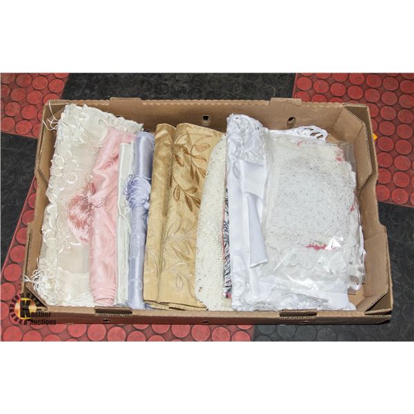 FLAT WITH 7 TABLE RUNNERS (VARIOUS COLOURS