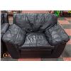 Image 3 : GENUINE LEATHER LOVESEAT AND CHAIR