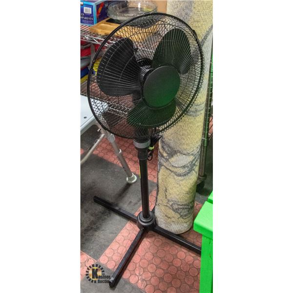 BLACK 3 SPEED OSCILATING FLOOR FAN