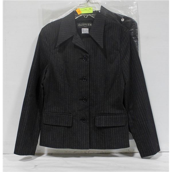 3 NEW OLIVER S/7 BLK CHEF COAT