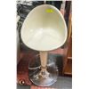 Image 1 : CREAM COLORED BAR STOOL