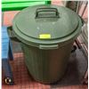 Image 1 : RUBBERMAID 17 GALLON GARBAGE CAN