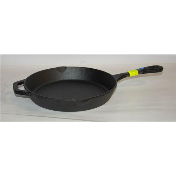 NEW PRE-SEASON 10" CAST IRON SKILLET / FRYING PAN