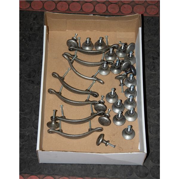 FLAT OF NEW UNUSED DOOR KNOBS/HANDLES NON MAGNETIC