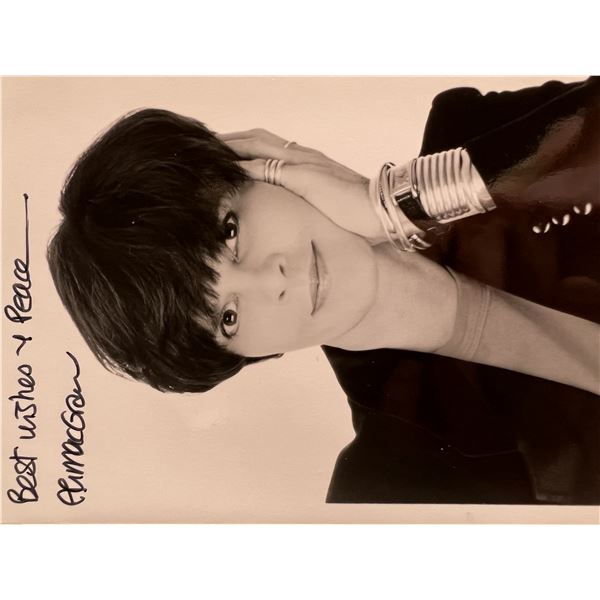 Ali MacGraw signed photo