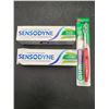 Image 1 : Sensodyne Fresh Mint Toothpaste (2 x 100ml) and soft toothbrush
