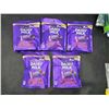 Image 1 : Cadbury Dairy Milk Fruit & Nut Candy Bars (5 x 152g)