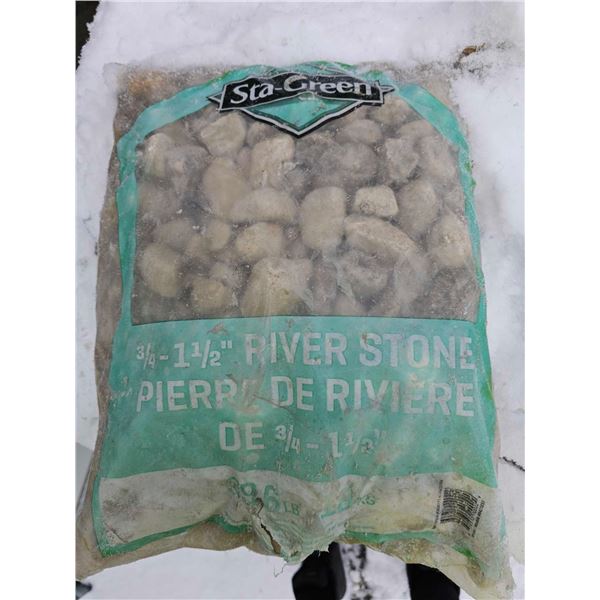 Stra-Green 1/4" - 1 1/2" River Stone 39.6Lbs (1 Bag)
