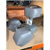 Image 2 : Set of 2 ProForm 20 lb Dumbbells with Hex Design