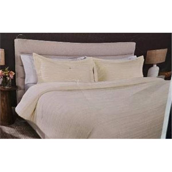 House & Home 3 pc King Comforter Set by Lynda Reeves