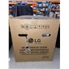 Image 3 : LG LMV1751ST 1.7 Cu. Ft. Microwave Oven in Box