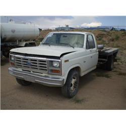 FORD F350 FLATBED TRUCK, s/n 1FDJF37H8GKA26338:
