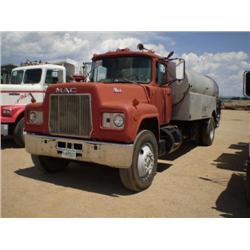 MACK R685ST 2,312 GALLON S/A ASPHALT DISTRIBUTOR TRUCK, s/n R685ST78043: