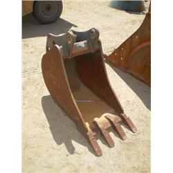 18in BUCKET W/TEETH FOR TEREX LOADER BACKHOE