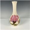 Image 2 : Moorcroft Pottery Magnolia Vase
