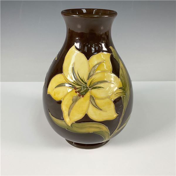 Moorcroft Pottery, Bermuda Lily Vase, Artist Signed