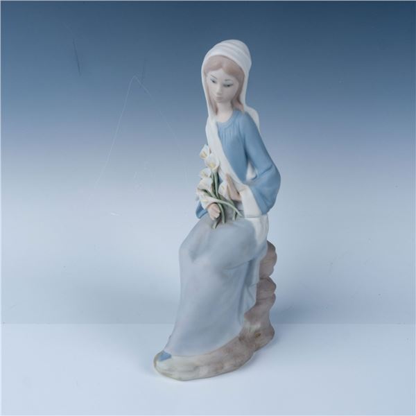 Lladro Figurine, Girl with Lilies