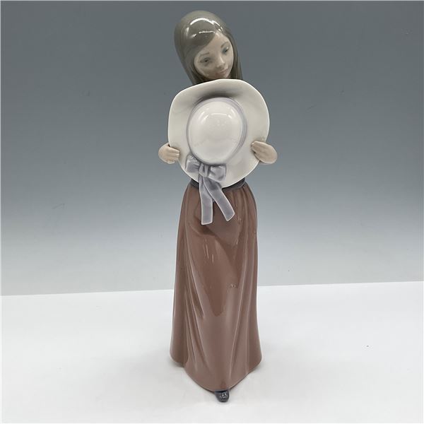 Lladro Porcelain Figurine, Bashful Lladro 0100507