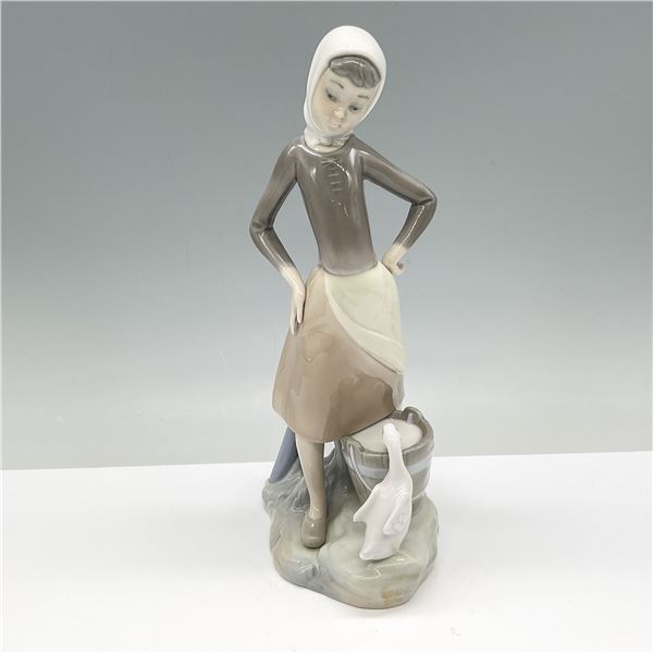 Lladro Porcelain Figurine, Girl w/Milk Pail 01004682