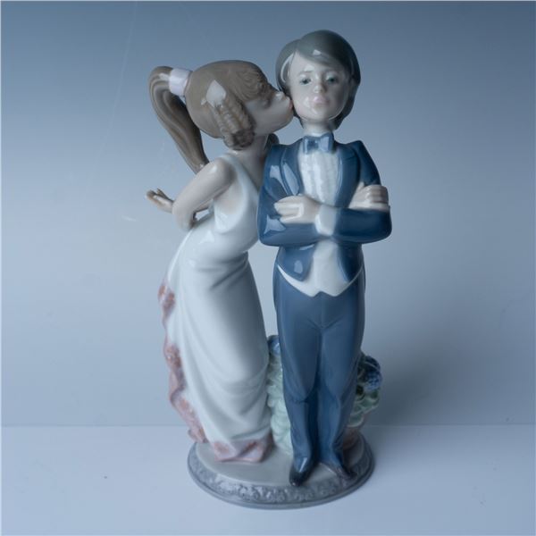Lladro Porcelain Figurine, Let's Make Up 01005555