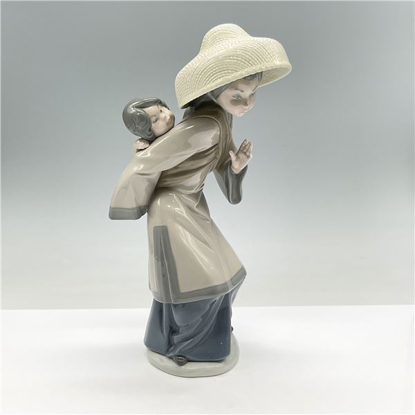Lladro Porcelain Figurine, My Precious Bundle 01005123