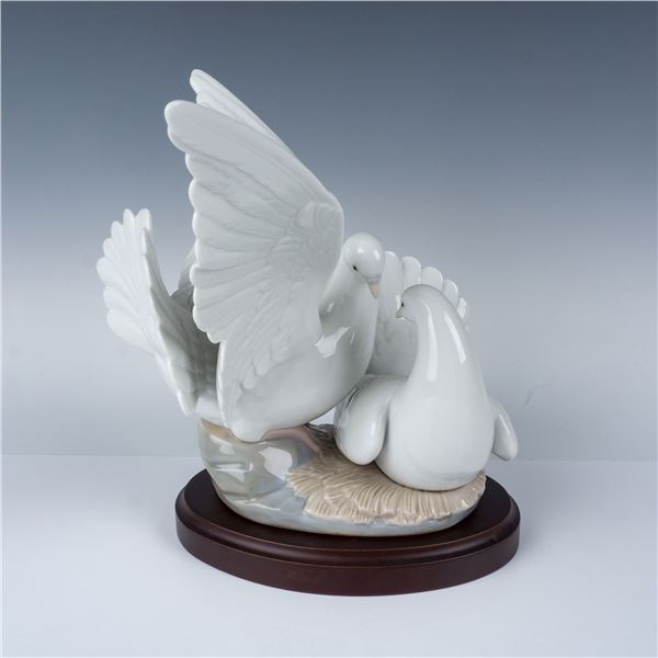 Lladro Porcelain Figurine, Love Nest 01006291