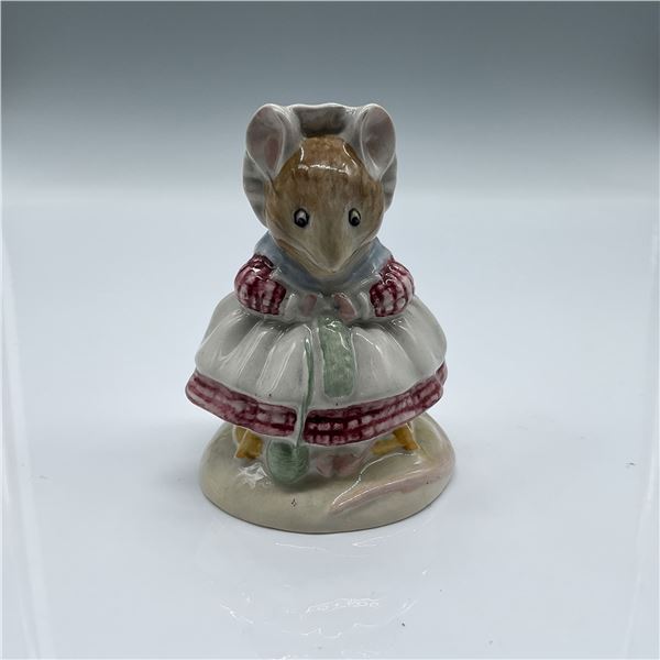 Beatrix Potter Figurine, The Old Woman Who Lived in a Shoe
