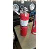 Image 2 : LOT OF 4 FIRE EXTINGUISHERS