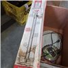 Image 2 : ADJUSTABLE SUPPORT COLUMN, LEVEL, SAW BLADES AND MORE