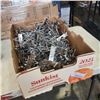 Image 1 : BOX OF GRIDWALL HOOKS