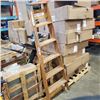 Image 1 : WOODEN A-FRAME LADDER, 6'