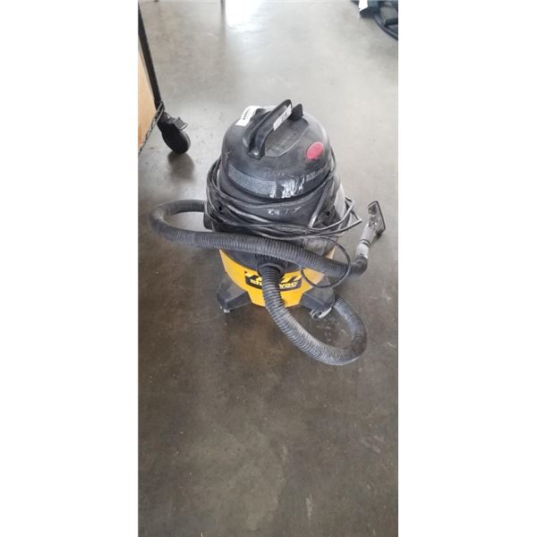 SHOP VAC WITH HOSES, WORKING