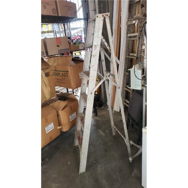 6' ALUMINUM A-FRAME LADDER
