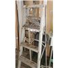 Image 2 : 6' ALUMINUM A-FRAME LADDER