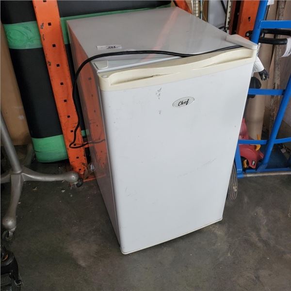 MODERN BAR FRIDGE WORKING