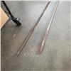 Image 2 : 2 LARGE PRY BARS