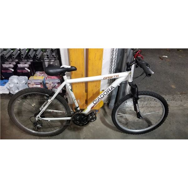 WHITE DIADORA BIKE