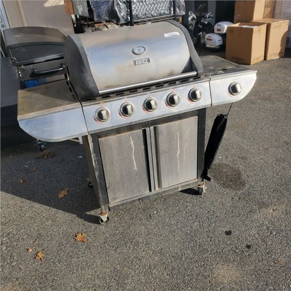 BACKYARD GRILL 5 BURNER PROPANE BBQ WITH SIDE BURNER