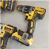 Image 2 : 3PC CORDLESS DEWALT KIT WITH CIRCULAR SAW, IMPACT AND DRILL WITH 2 20V AND 1 60V FLEX BATTERY, CHARG