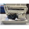 Image 2 : SINGER SEWING MACHINE WITH CASE