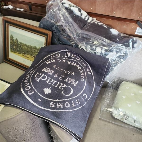 5 REVERSABLE PILLOW COVERS AND 5 ZEBRA PRINT PILLOW COVERS