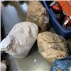 Image 3 : 2 20KG BAGS OF FLOUR, 1 BAG OF SUGAR AND 1 BAG OF BREADCRUMBS