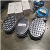 Image 3 : CHEESE GRATERS, FABRIC SHAVERS AND SINK STRAINERS