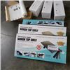 Image 3 : 3 SCREEN TOP SHELF, 3 FABRIC SHAVERS AND 3 KIDS GROWTH CHARTS