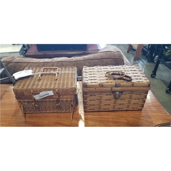 2 VINTAGE BASKETS WITH SEWING CONTENTS