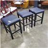 Image 1 : 3 BLUE LEATHER STOOLS