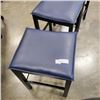 Image 2 : 3 BLUE LEATHER STOOLS