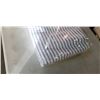 Image 2 : ABRA LINEN REVERSABLE QUEEN DUVET COVER SETS AND SHAMS